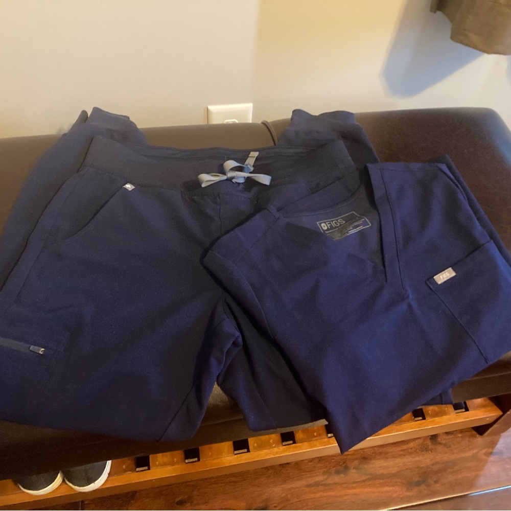 Navy blue Figs Jogger set, Size Medium